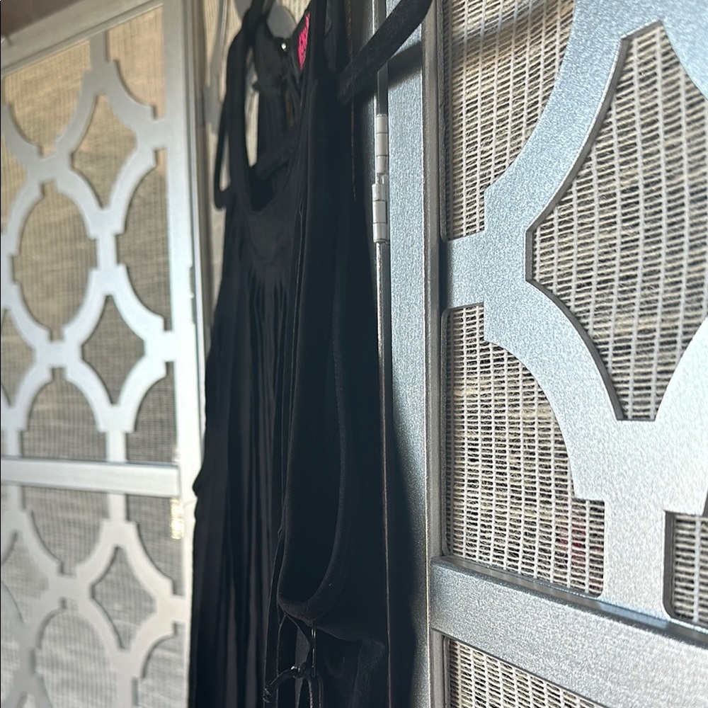 ROCK&ROLL Elegant Black Sleeveless Dress - Picture 4 of 8